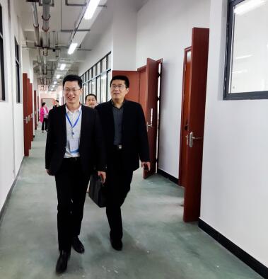 吉安理工技工學(xué)校接待江西中醫藥大學(xué)繼續教育學(xué)院副院長(cháng)萬(wàn)崇毅一行