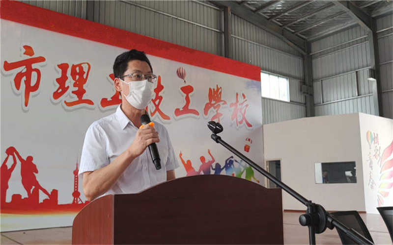 吉安市理工技工學(xué)校2021級新生國防素養教育訓練活動(dòng)