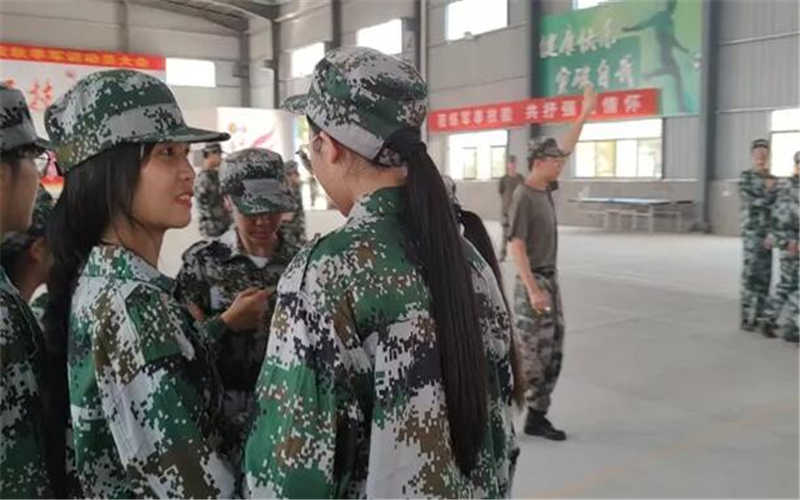吉安市理工技工學(xué)校2021級新生國防素養教育訓練活動(dòng)