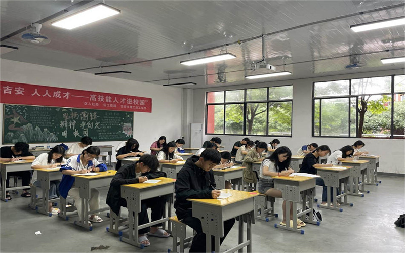 墨韻未止 匠心長(cháng)青—我校舉辦第三屆硬筆書(shū)